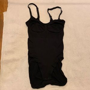 SKIMS SCULPTING BODYSUIT W. SNAPS
